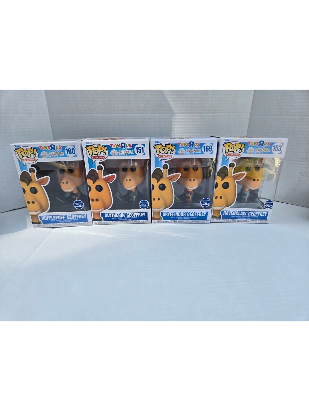 Funko Pop! Ad Icons Geoffrey the Giraffe Hogwarts House Set - Hufflepuff, Slyth,